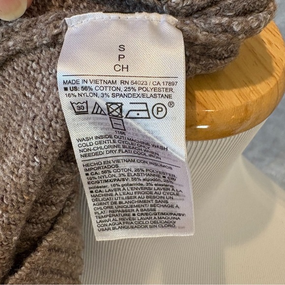 Old Navy SoSoft Cozy Cabincore Turtleneck Sweater Wmn’s Sz S - Picture 11 of 11